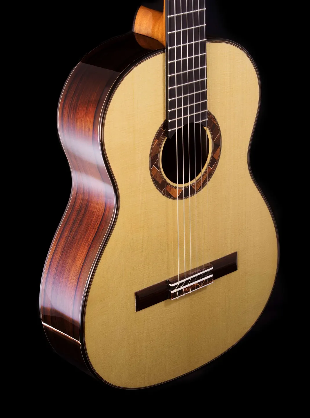A beautifully crafted guitar with beautiful color